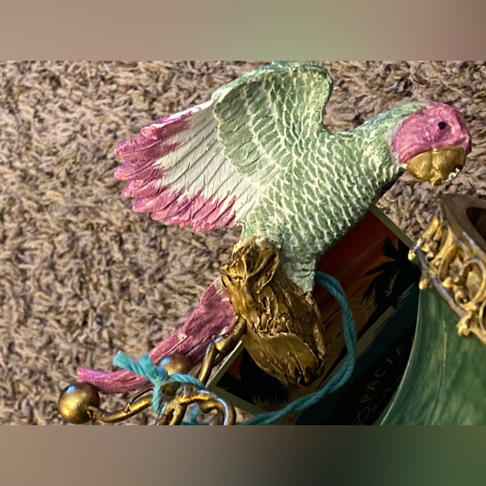 NWT Retro Vase Featuring Parrot 🦜Embellishment By- WorldTravelerPacific Paradise - Picture 7 of 16